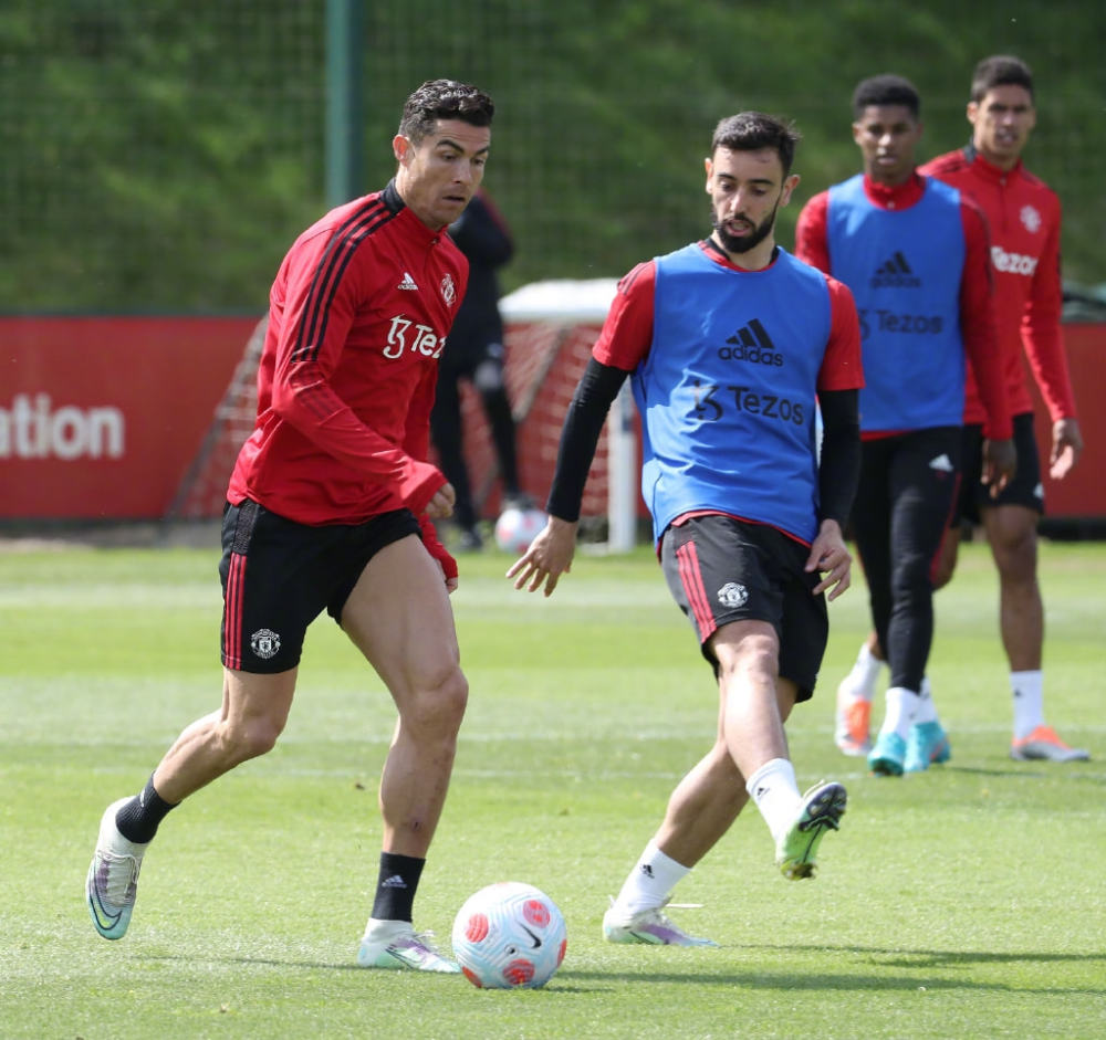 在篮板球的 在篮板球的