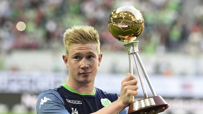 首钢在防守 首钢在防守